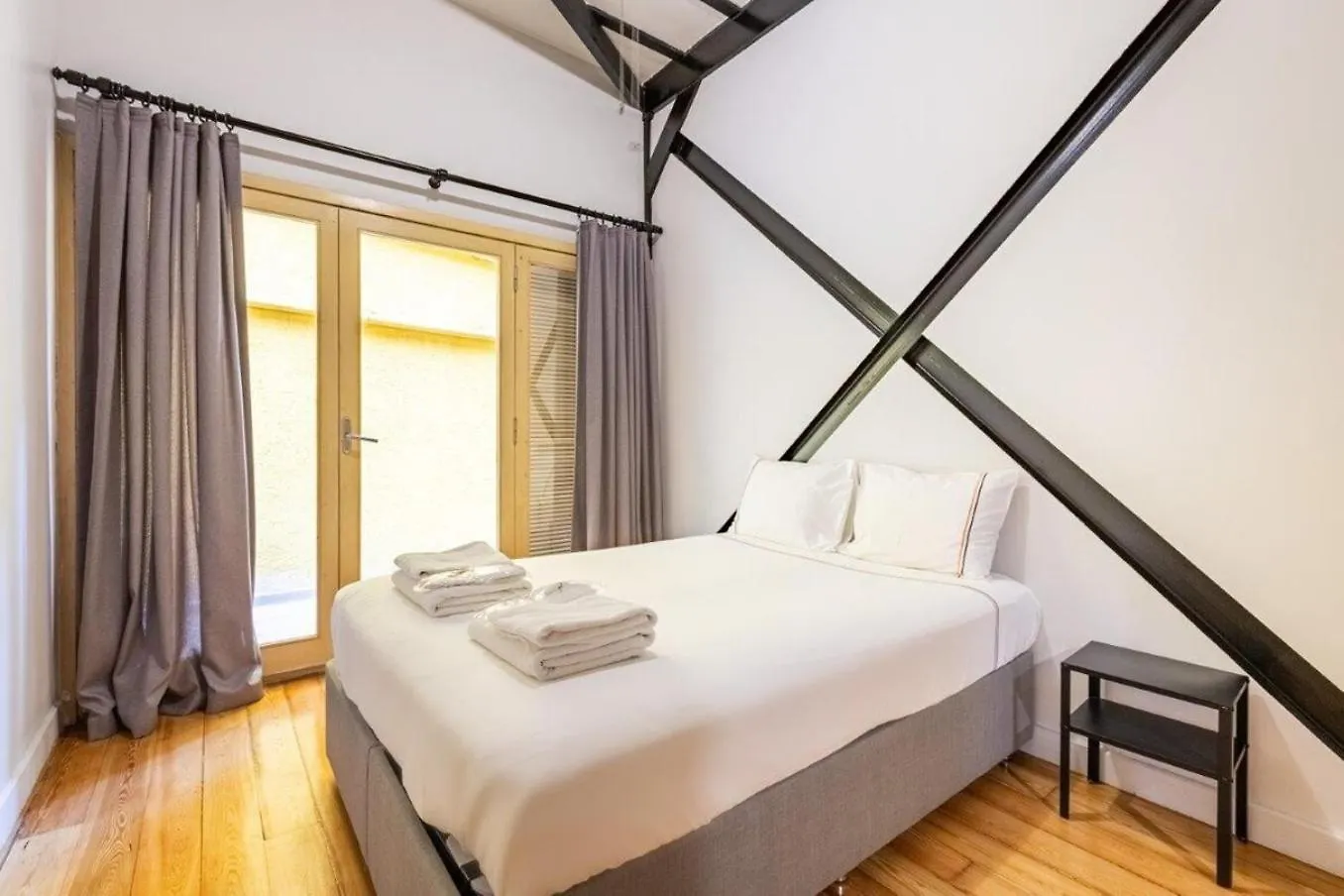 Warm Rustic Charming 2Bd Galata Wpatio Gem! #320 Daire İstanbul Türkiye