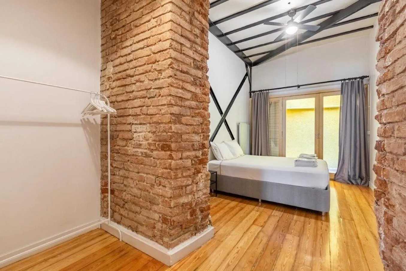 Warm Rustic Charming 2Bd Galata Wpatio Gem! #320 Daire İstanbul