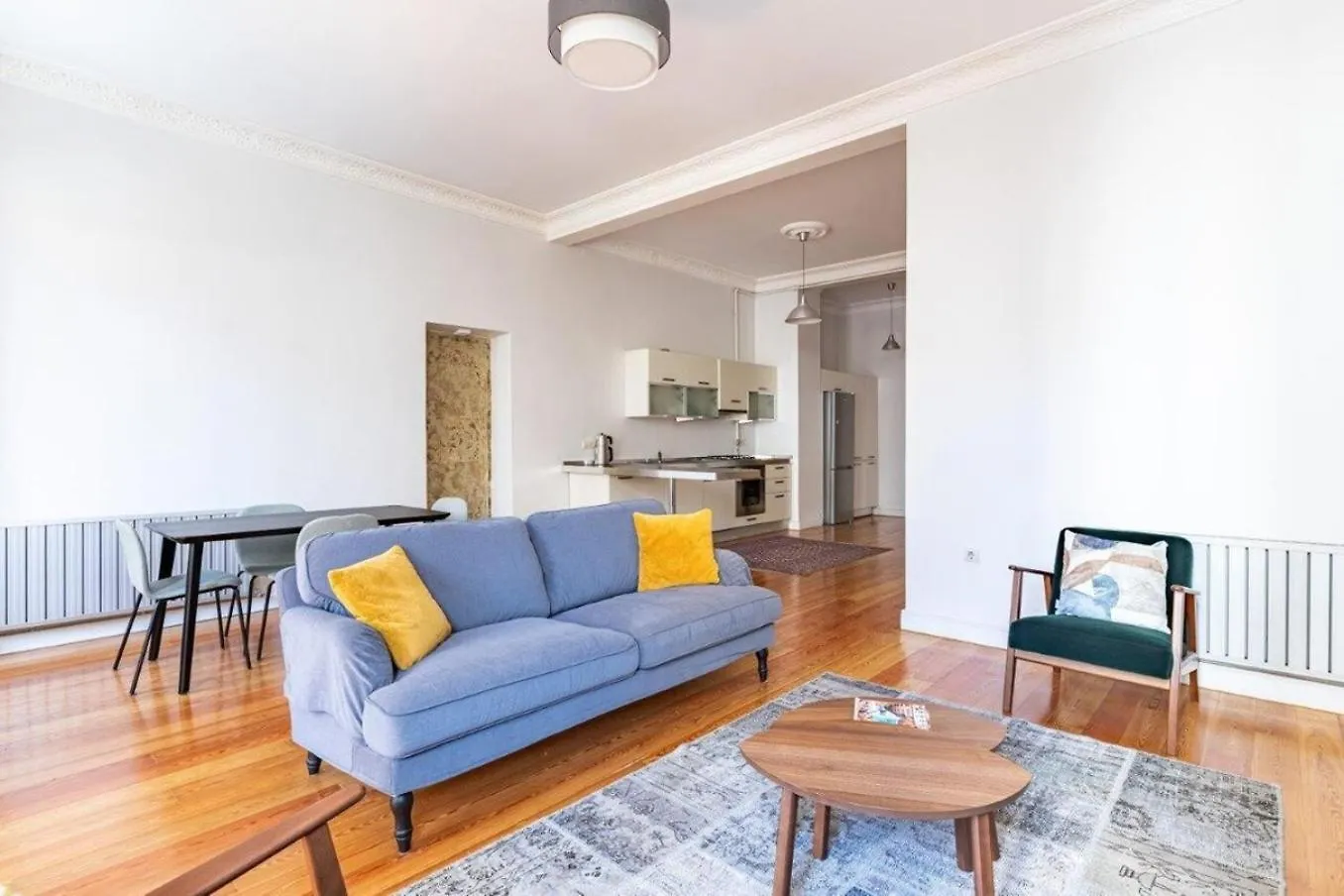 Warm Rustic Charming 2Bd Galata Wpatio Gem! #320 Daire İstanbul 0*,