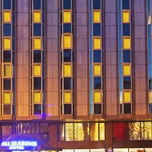 Seasons Hotell